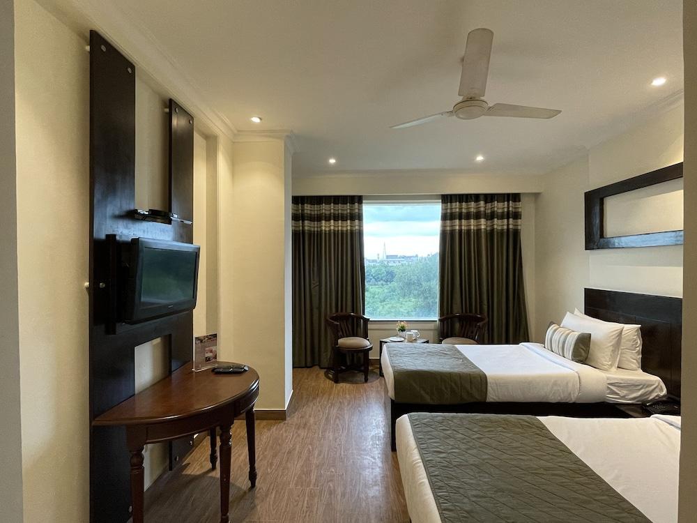 Royale Sarovar Portico Agra Agra  Exteriör bild