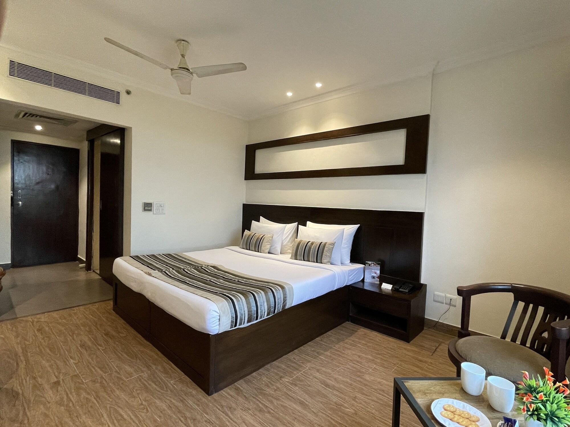 Royale Sarovar Portico Agra Agra  Exteriör bild