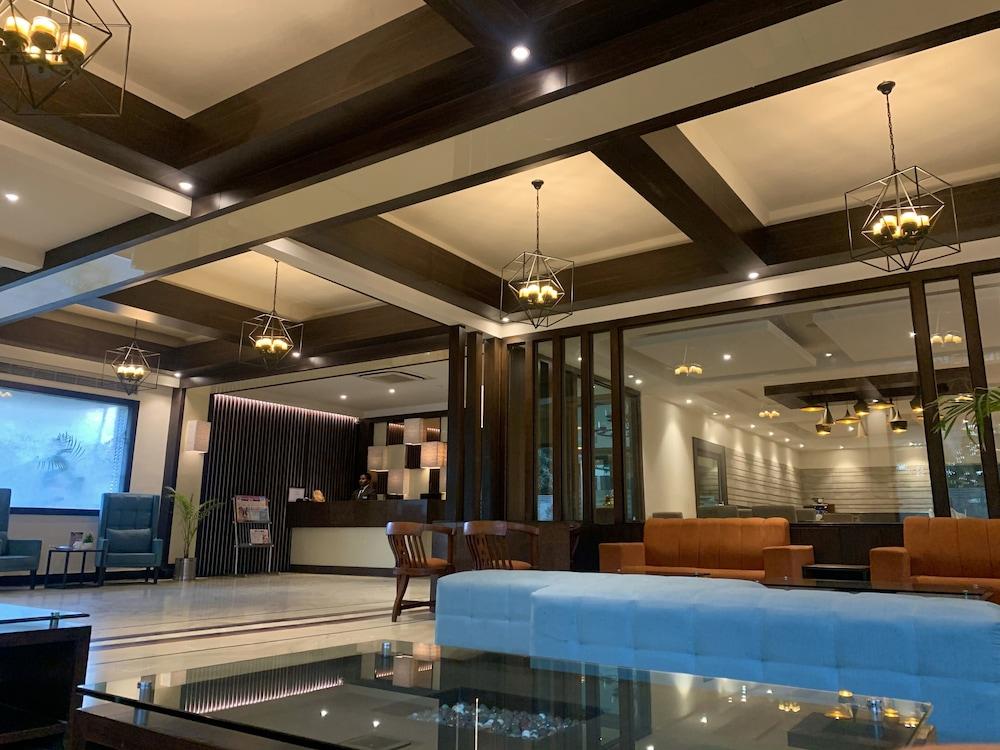 Royale Sarovar Portico Agra Agra  Exteriör bild