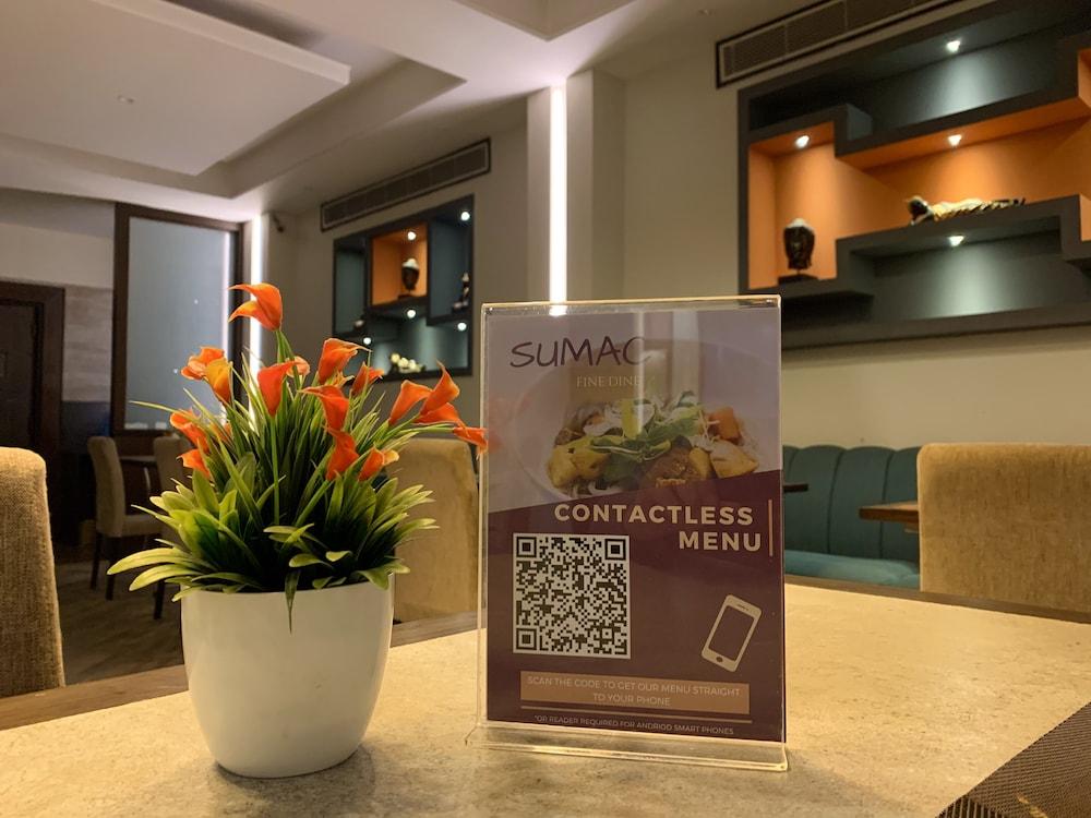 Royale Sarovar Portico Agra Agra  Exteriör bild