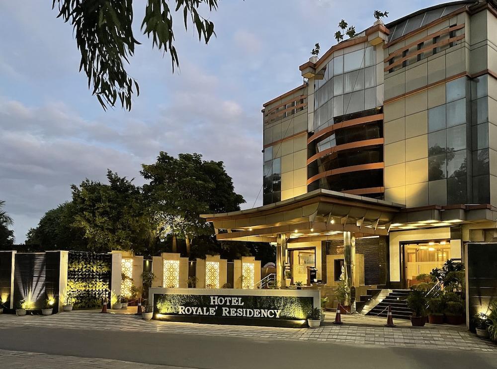 Royale Sarovar Portico Agra Agra  Exteriör bild