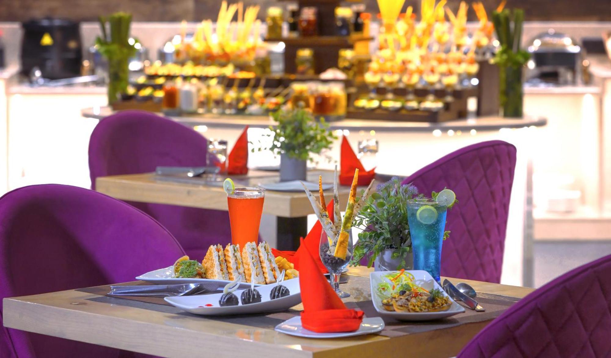 Royale Sarovar Portico Agra Agra  Exteriör bild
