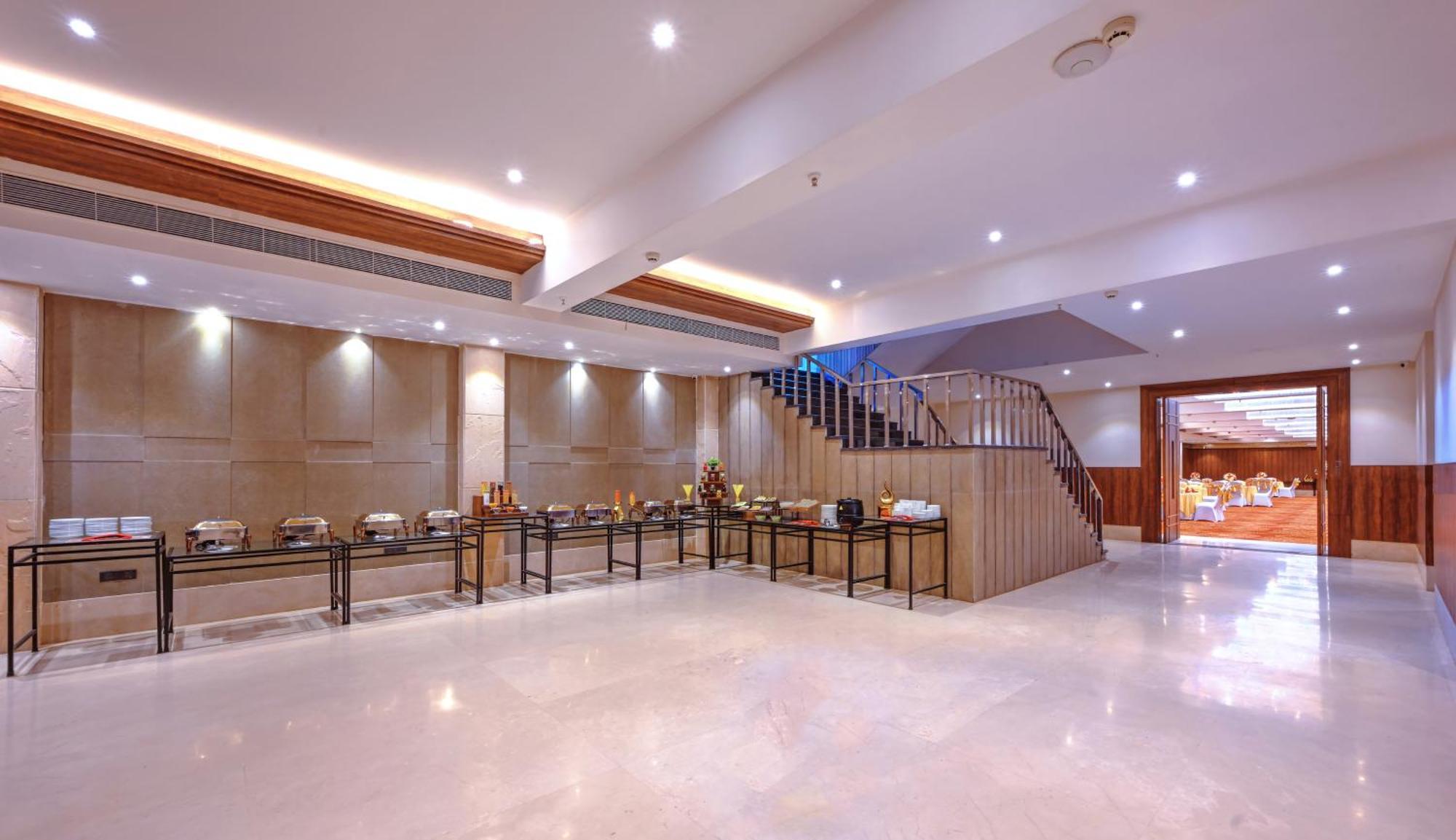 Royale Sarovar Portico Agra Agra  Exteriör bild
