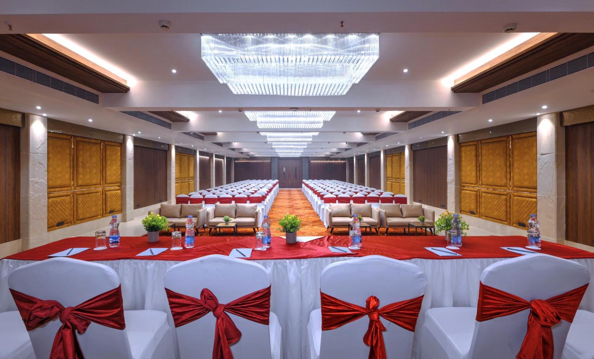 Royale Sarovar Portico Agra Agra  Exteriör bild