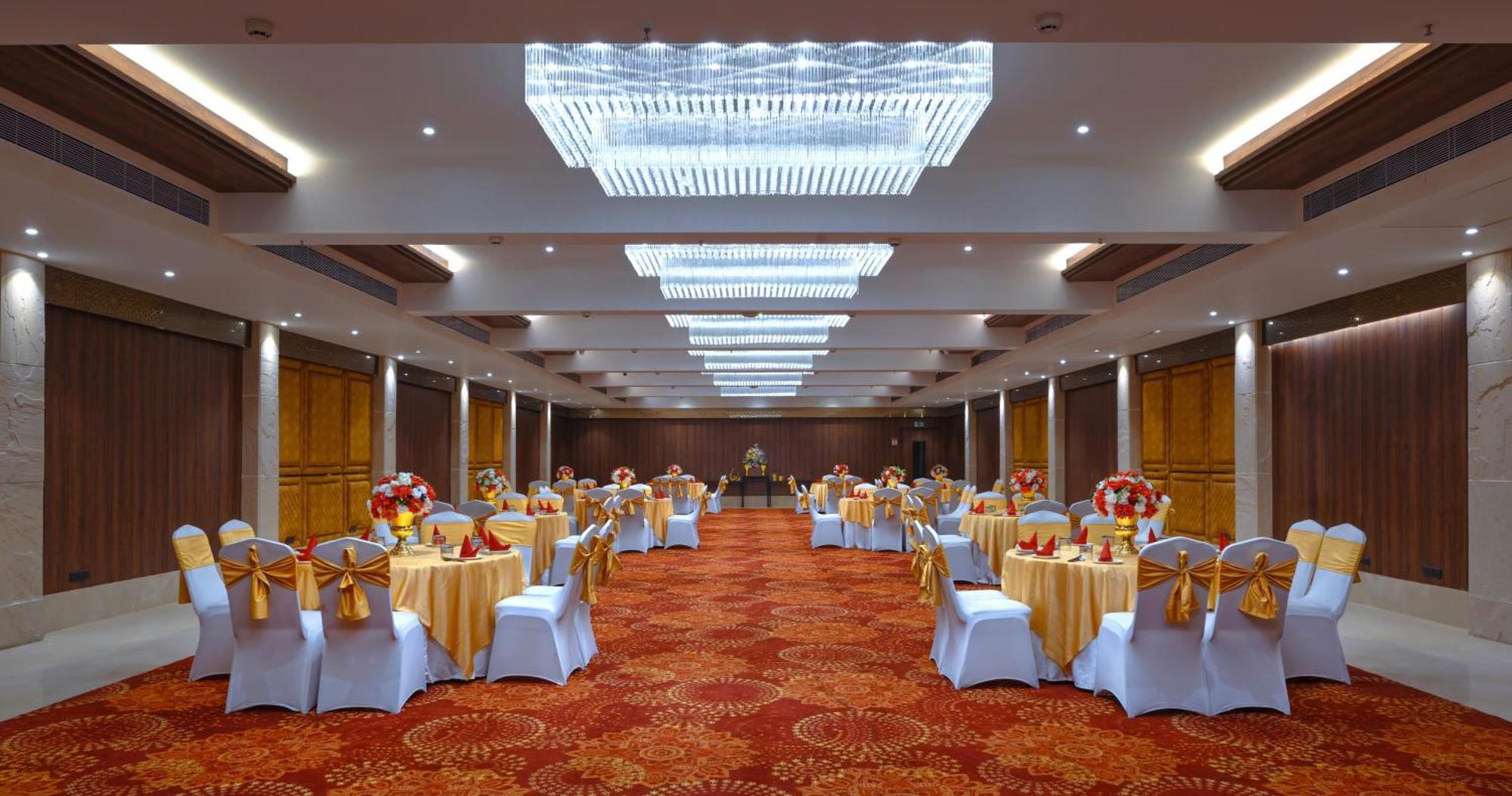 Royale Sarovar Portico Agra Agra  Exteriör bild