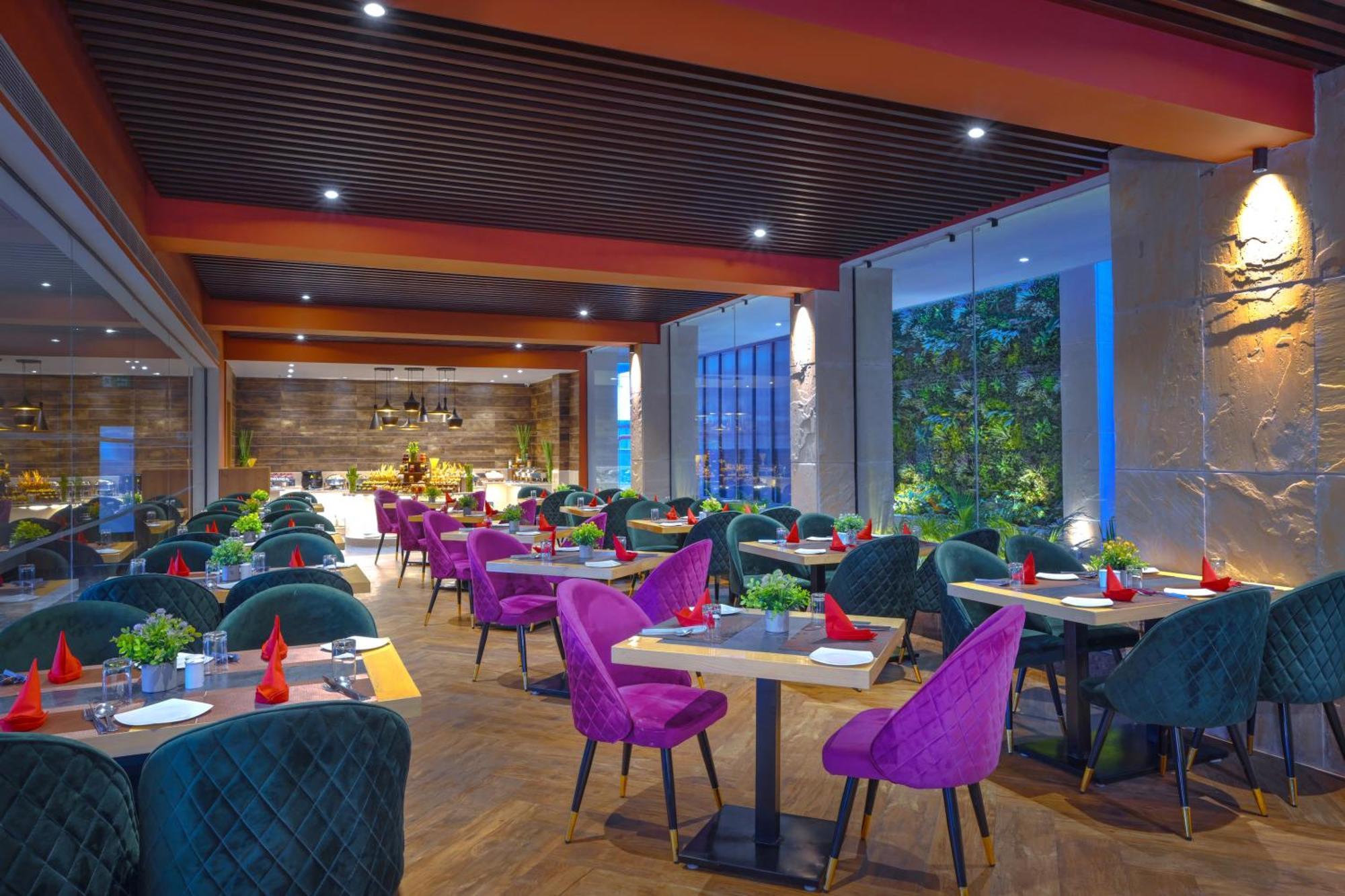 Royale Sarovar Portico Agra Agra  Exteriör bild