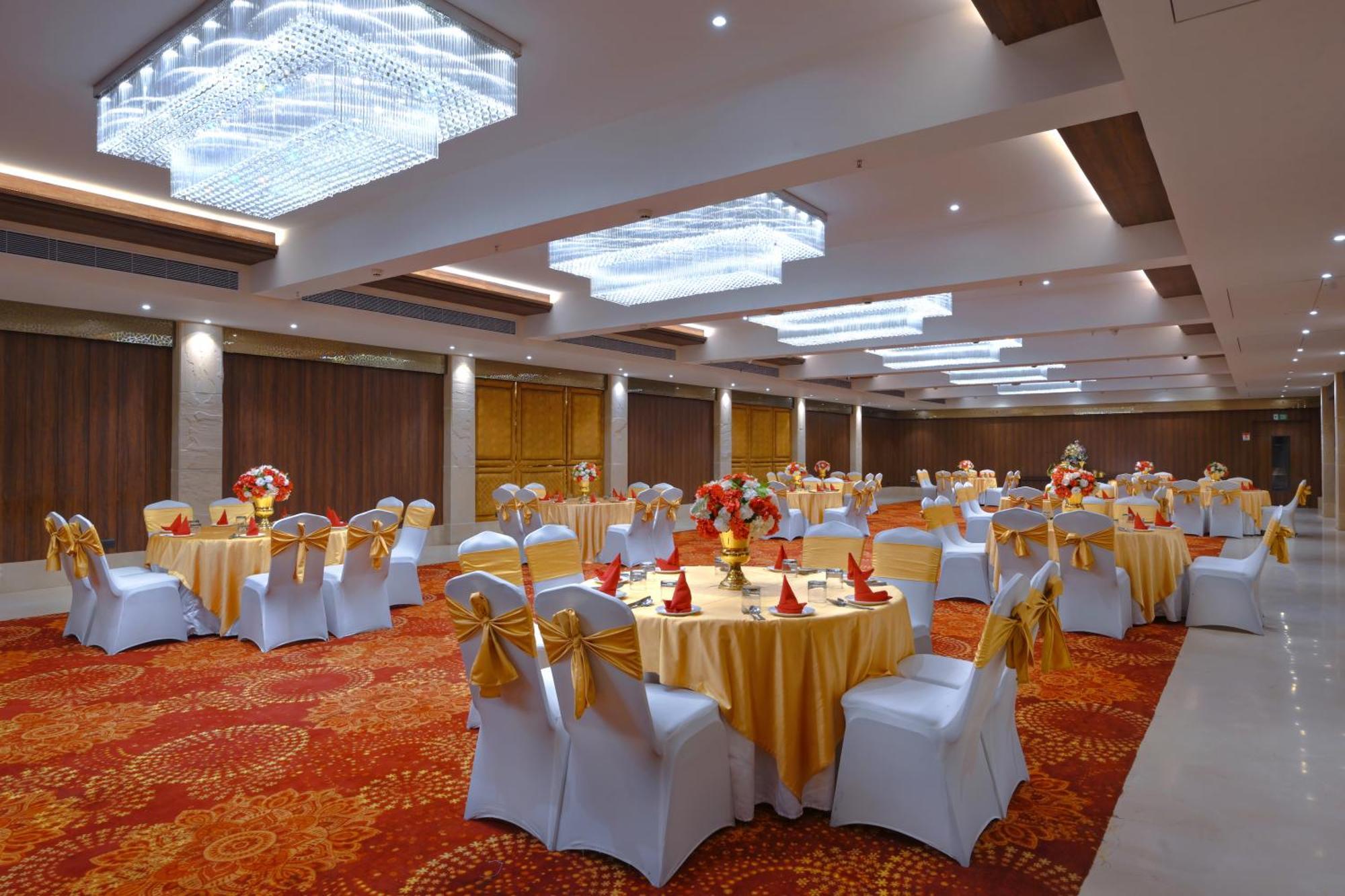 Royale Sarovar Portico Agra Agra  Exteriör bild