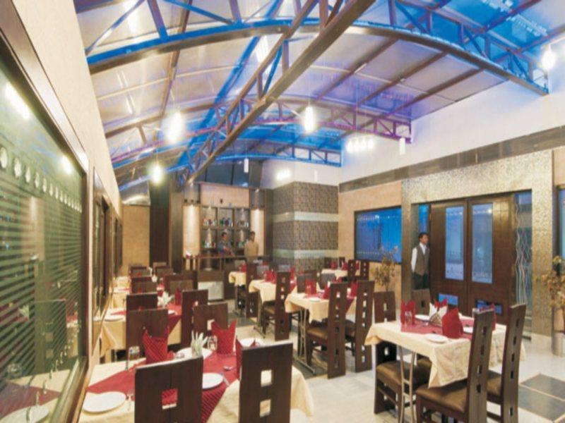 Royale Sarovar Portico Agra Agra  Exteriör bild